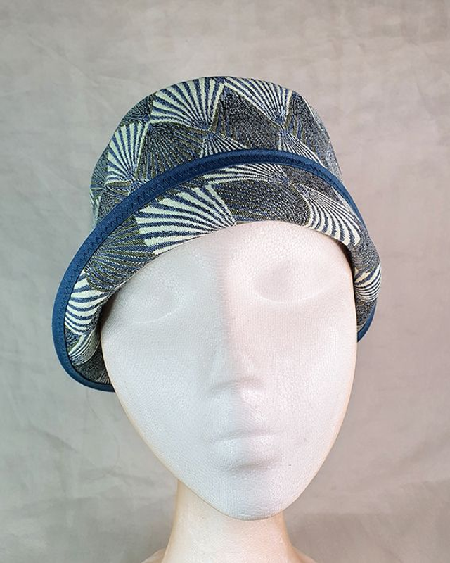 Lamp Nina cloché sombrero en tela estampado geométrico con ala multiposición