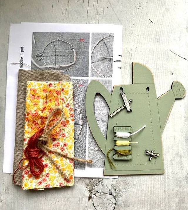 kit de Stumpwork "Arrosoir et pot"