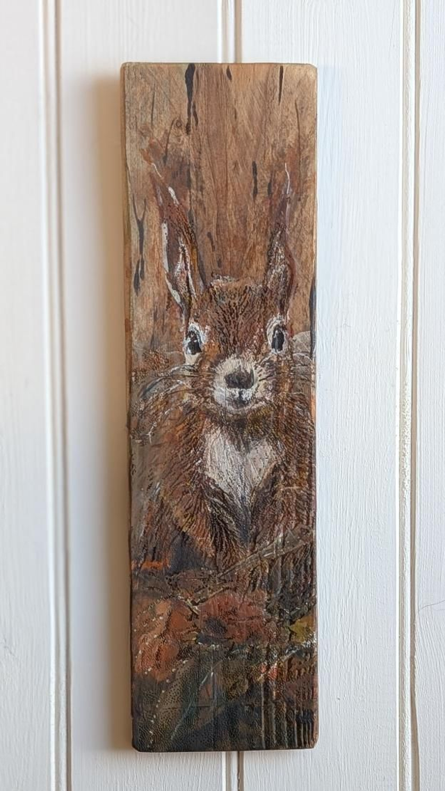 Squirrel in autumn woodland - Handcrafted reclaimed wood works