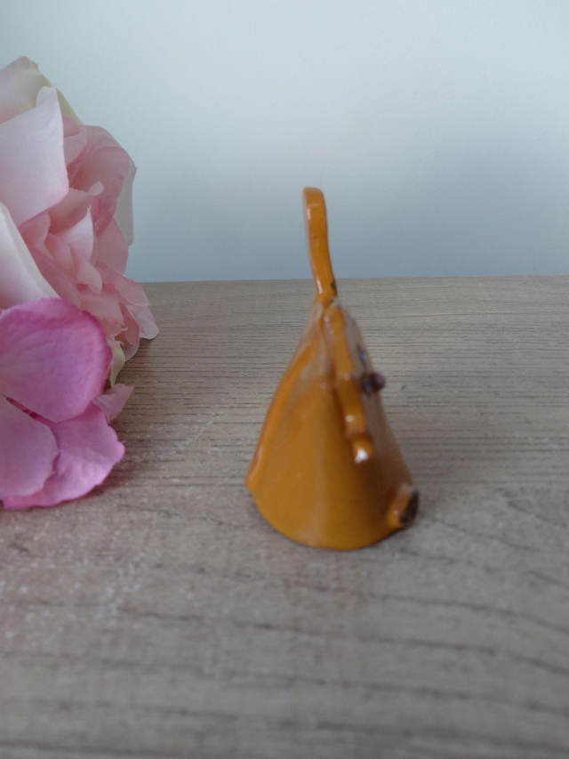 Petite cloche en forme de chat – Poterie unique pour déco ou collection - Chat décoratif pour maison - Clochette chat céramique artisanale