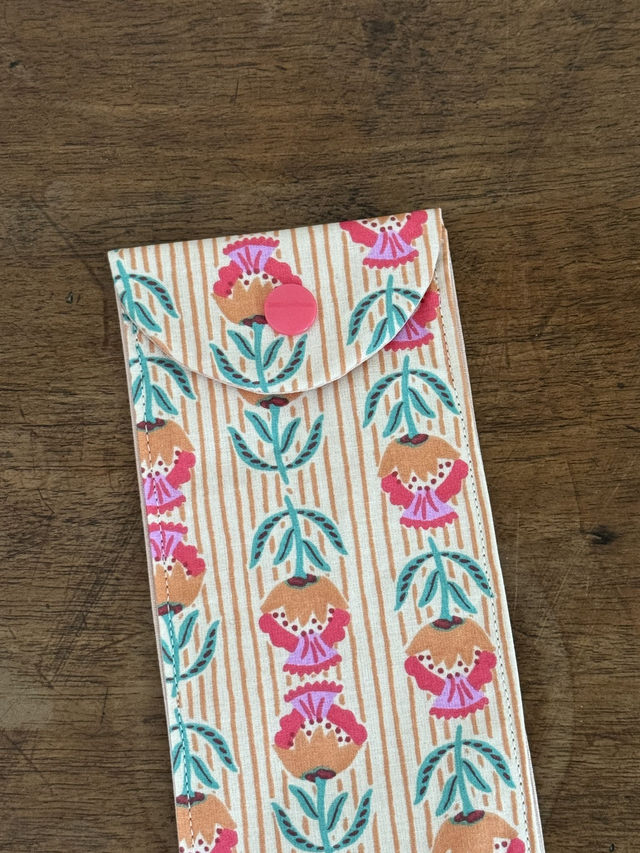 Étui à brosse à dents / ou à couverts