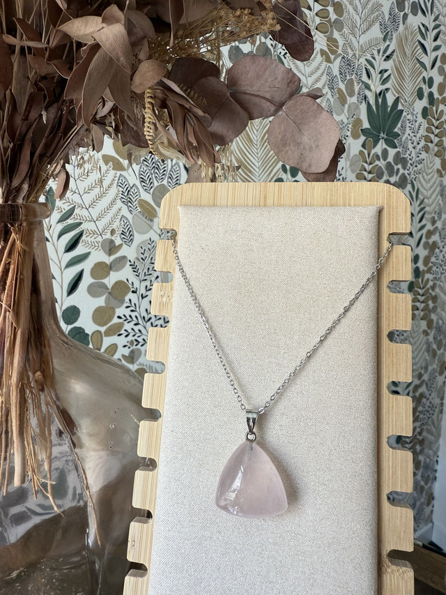 Collier Pendentif en Quartz rose &amp; Inox couleur argentée