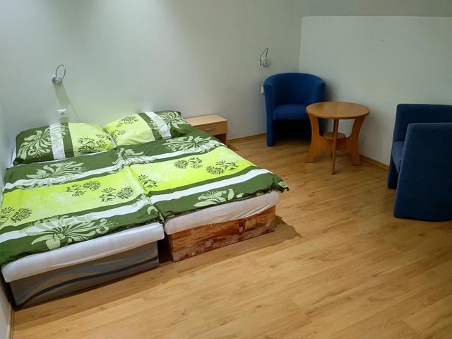 Ubytovanie manželská posteľ 