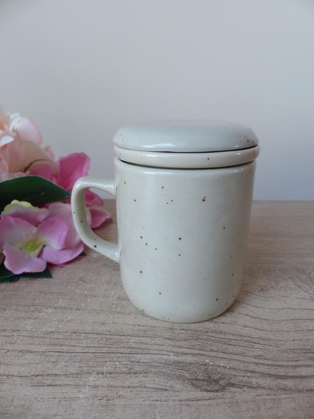 Tisanière Vintage en Grès Mouchetté – Décor Botanique Baies de Sureau Noir – Tasse avec Filtre et Couvercle – Style Campagne et Bohème