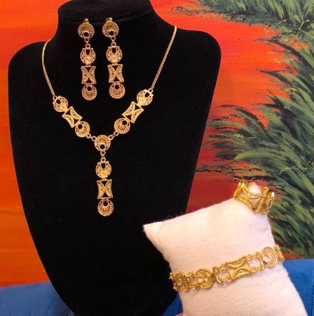 Parure aloalo 4 pièces 