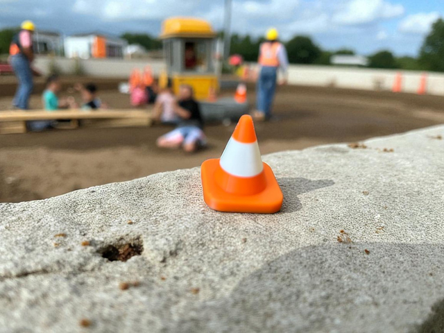 Mini Traffic Cone Magnet (Pack of 2pcs)