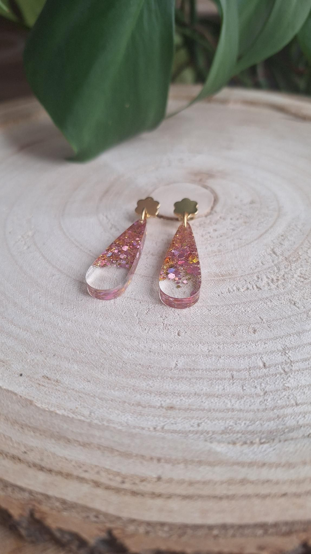 Boucles d&#039;oreilles dorées gouttes transparentes/paillettes roses/dorées