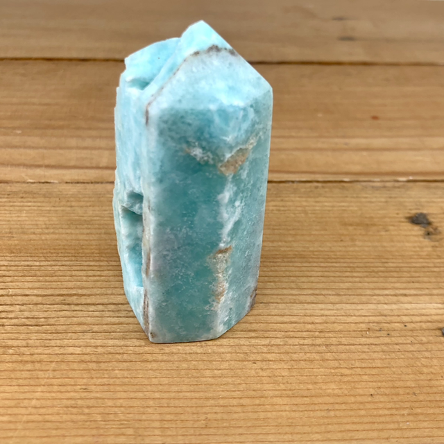 Obélisque Aragonite bleue AA semi polie 