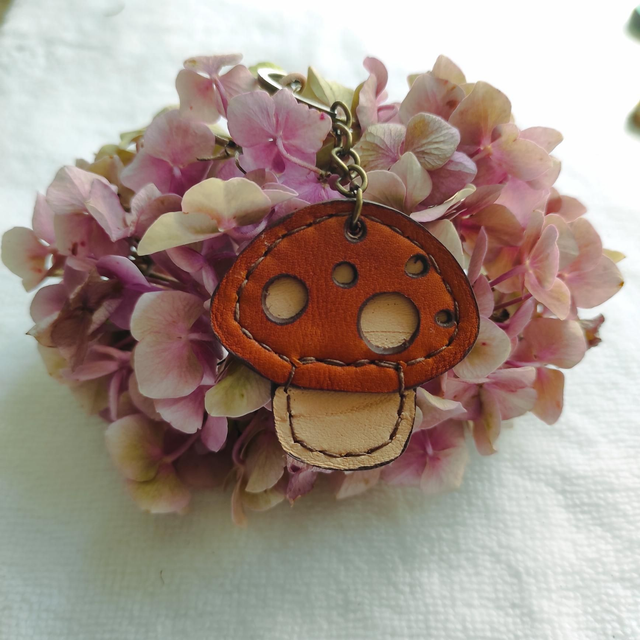 Porte clés champignon marron 
