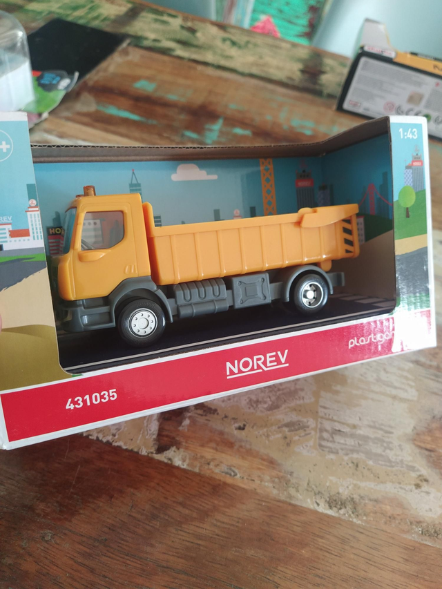 CAMION DE CHANTIER NOREV