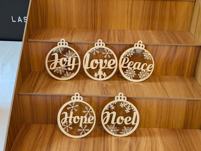Christmas Message tree decorations set of 5. (Peace, Hope, Love, Joy, Noel)