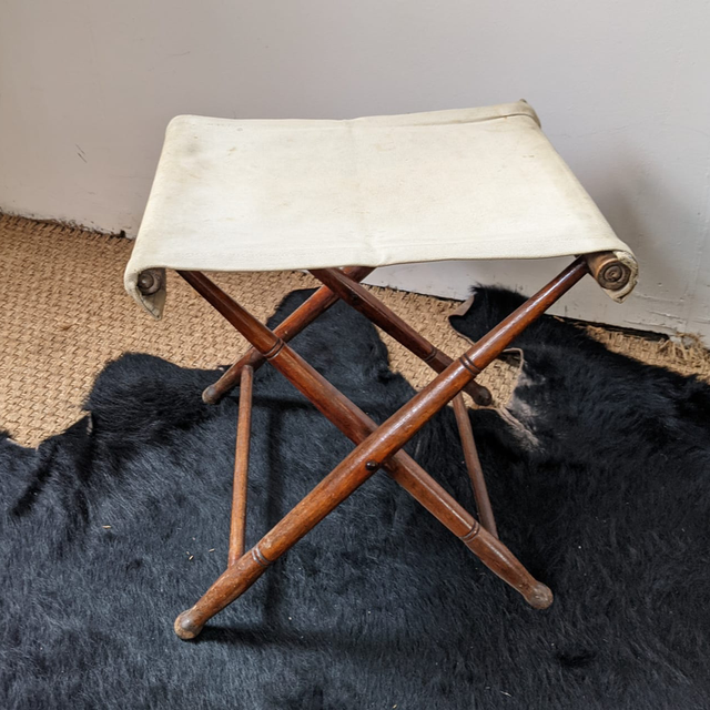 Tabouret pliant