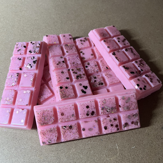 3 random wax melts for £10