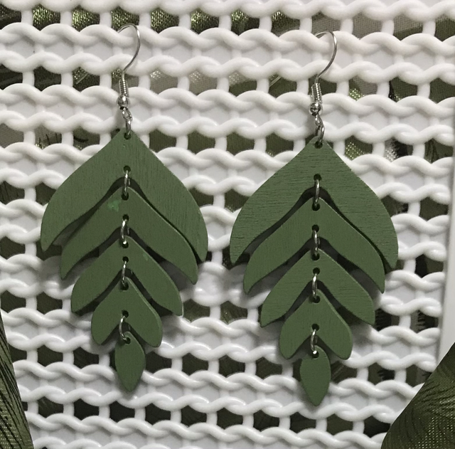 Green Dangling Earrings- GDE68