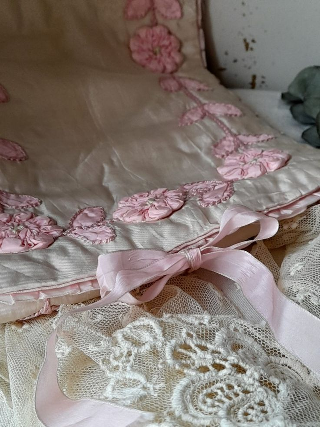 Pochette à lingerie ancienne