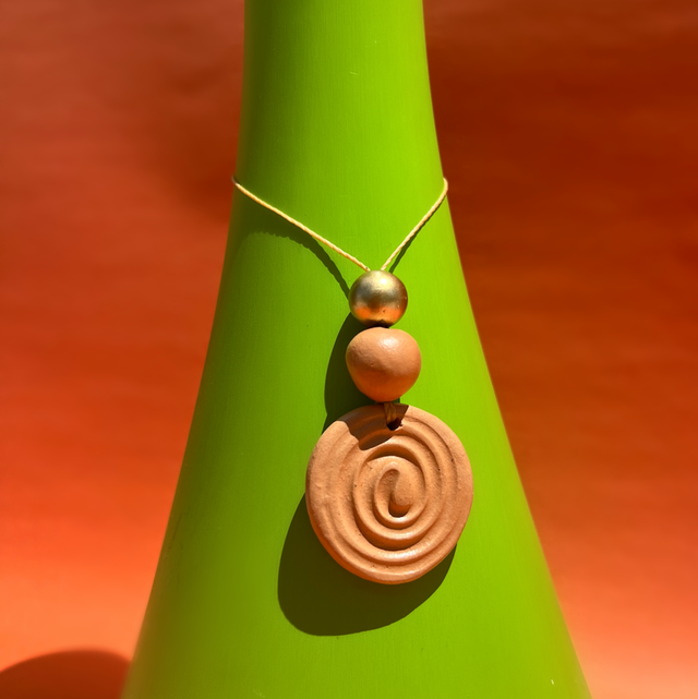 Cordão Koru Dourado Grande