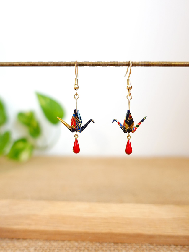 INOX doré / Origami grues, oiseaux / Papier japonais washi / Bleu nuit, rouge, or / Boucles d'oreilles origami /