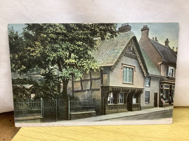 Christchurch, The Old House, Dorset Posted 1907 The Pictorial Stationery Co. Ltd. No. Antique Postcard Our Ref R580 £2.00