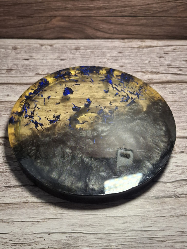 porte encens rond noir et feuilles bleues en résine époxy