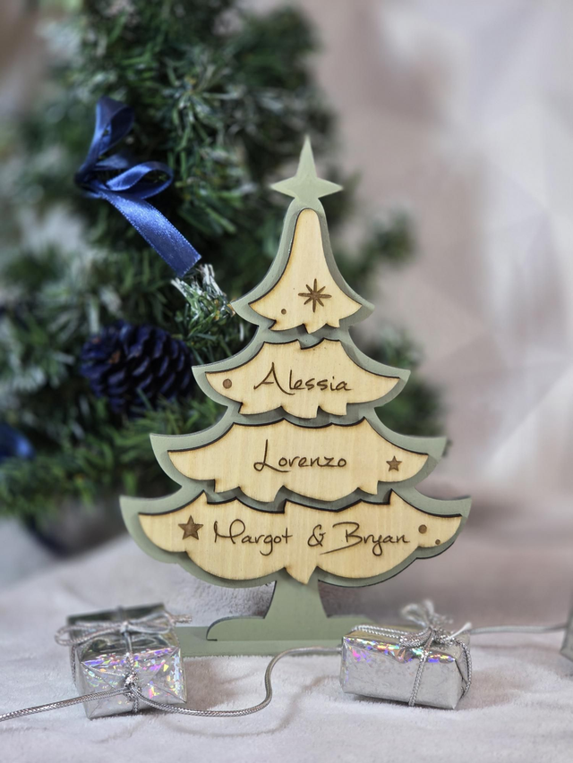 Sapin sur socle &quot;prénoms&quot;