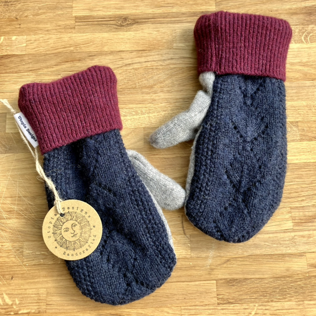 Navy Mix Mittens
