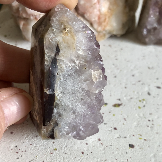 Obélisque semi polie Améthyste A 