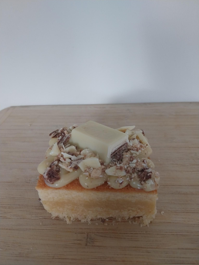 Kit Kat Blondie 