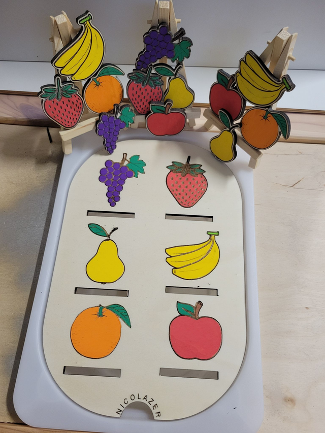 Insert sensoriel bois compatible trofast "les fruits colorés"