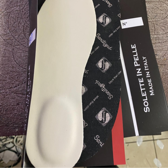 Soletta In Pelle E carbone attivo