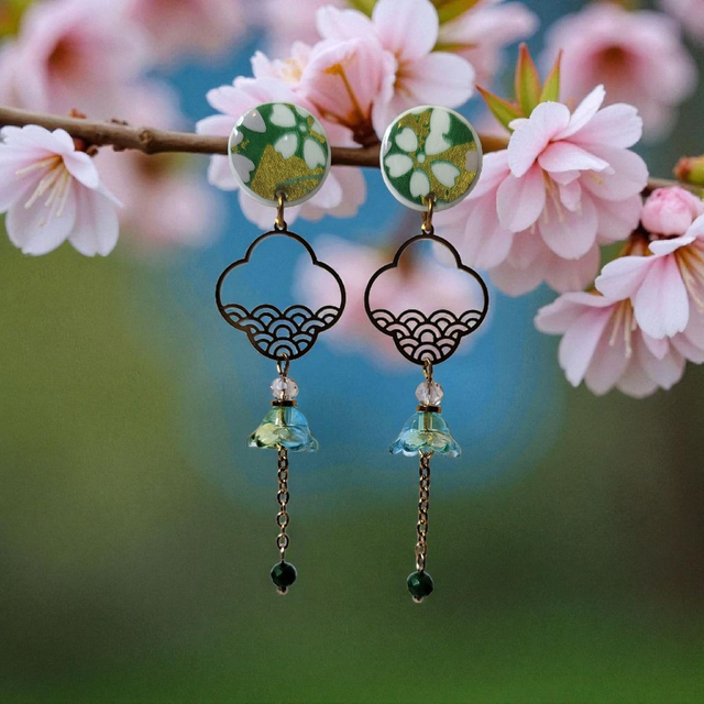 Boucles d'oreilles pendantes motifs japonais vert
