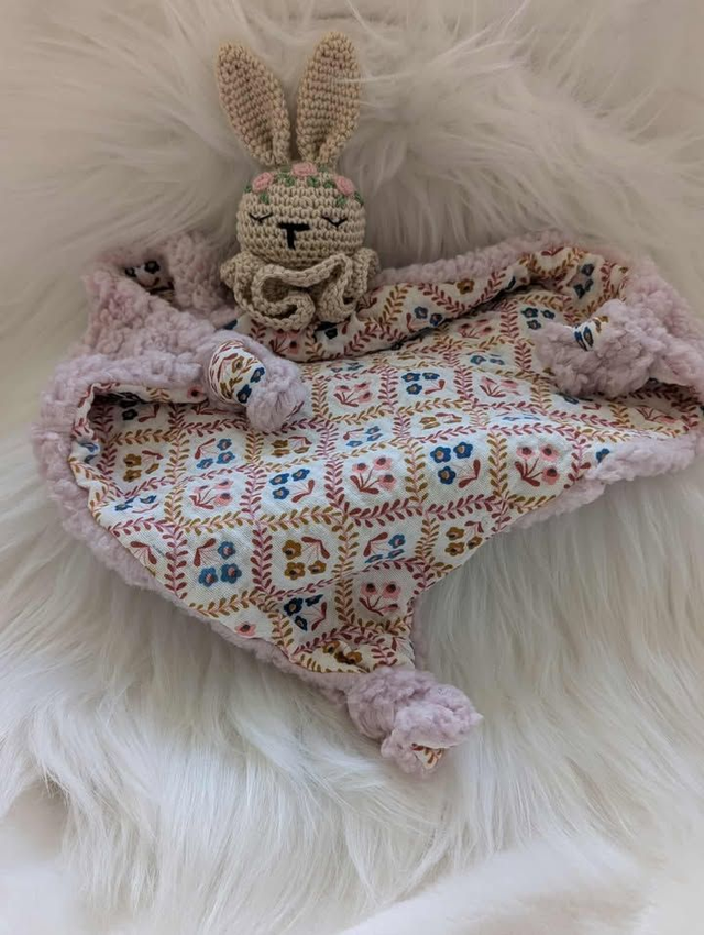 Doudou lapin beige et rose