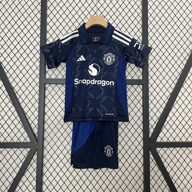 Conjunto camiseta + pantalón NIÑOS 2ª Manchester United  24-25 