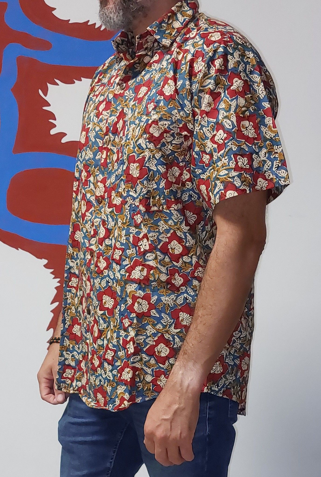 Chemise d&#039;été homme manches courtes, coton léger imprimé à la main, motif floral rouge, bleu, beige