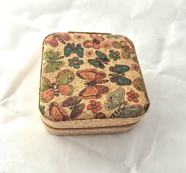 Petites boîtes à bijoux de voyage fourré de tissu en liège naturel et imprimé petits papillons
