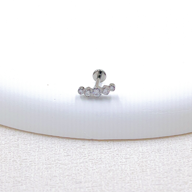 Piercing hélix Emma 