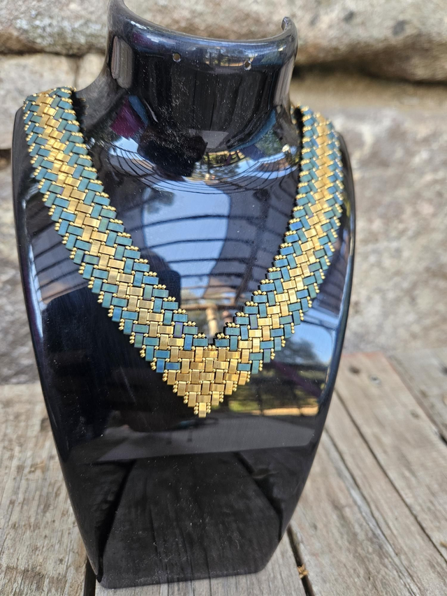 3 - Collier Tila bleu/vert et doré 