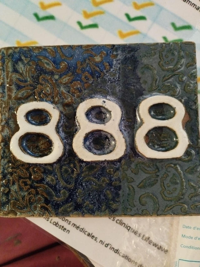 3 CHIFFRES - Typo blanche - motifs floraux - SANS trous 