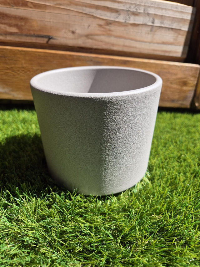 Cache pot gris diam 12cm hauteur 11cm