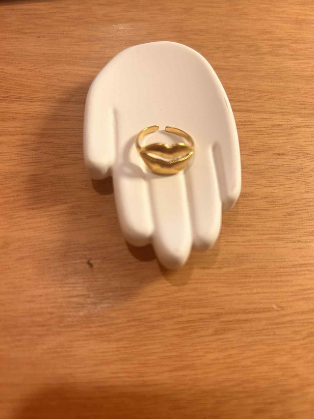 Lips Ring 