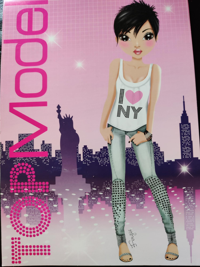 Top Model lehtiö A4 New York