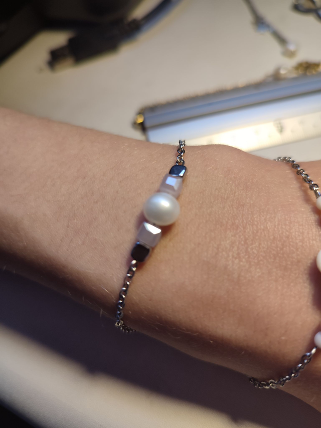 Lily (bracelet)
