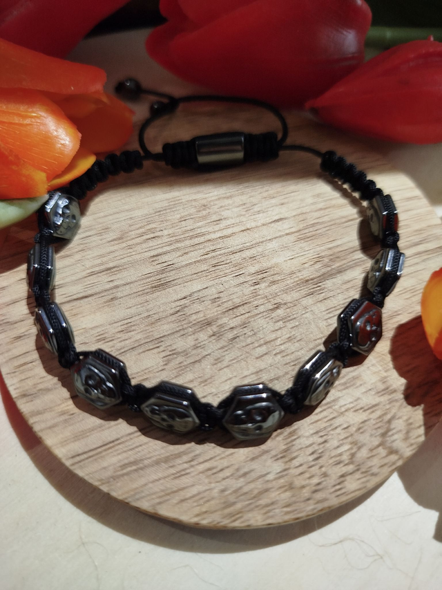 Bracelet 💀 Hématite & Tête de Mort 