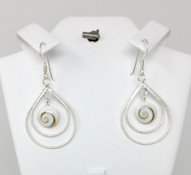 BOUCLES D&#039;OREILLES OEIL DE STE LUCIE 2 ANNEAUX MARTELES BOSL436