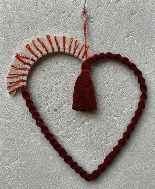 COEUR en macramé avec pampille