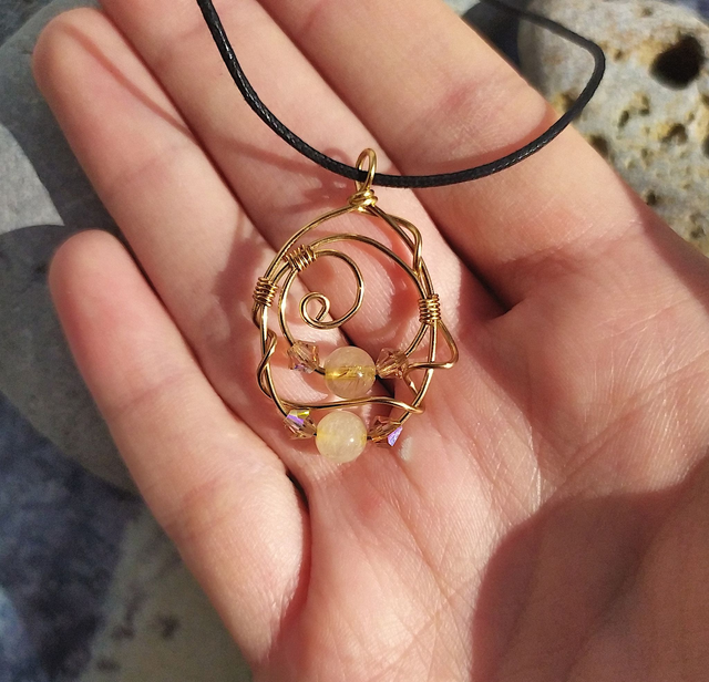 Pendentif 'cercle d'or'