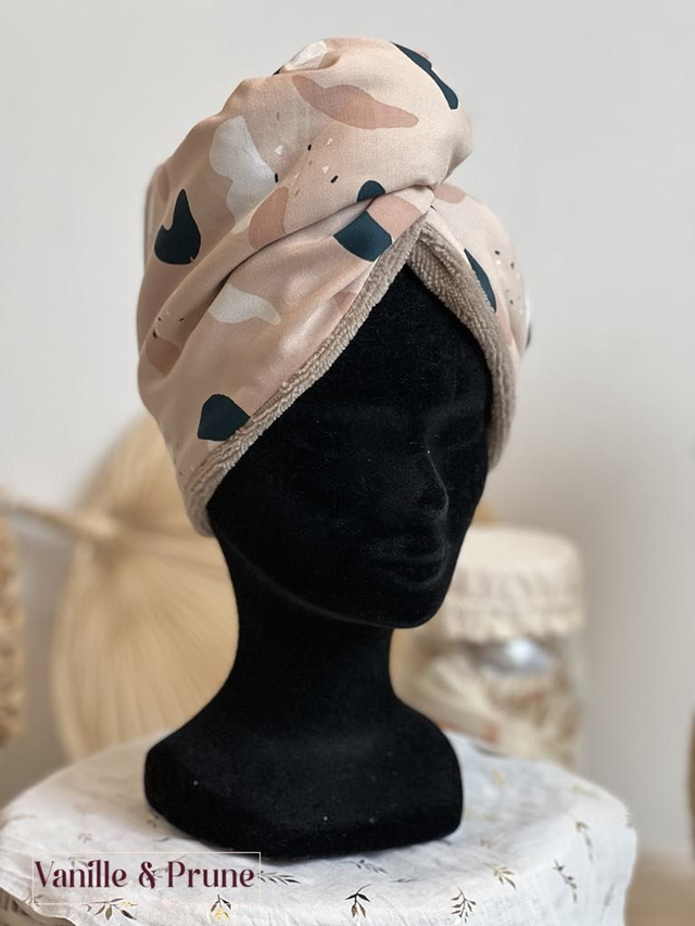 Turban de bains viscose ton rosés et marine, éponge de bambou taupe