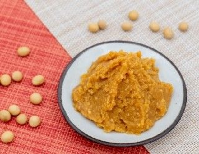 La pâte de Miso avec des fleurs de sel de Gerande　【 periode de fermentation plus de 2ans】　2年熟成本醸造みそ　ゲランドの塩の花　300g