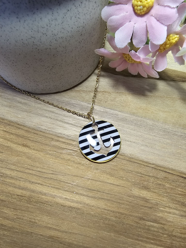 collier -"Un Cœur à la Mer" — L'élégance au rythme des vagues-noire ancre or