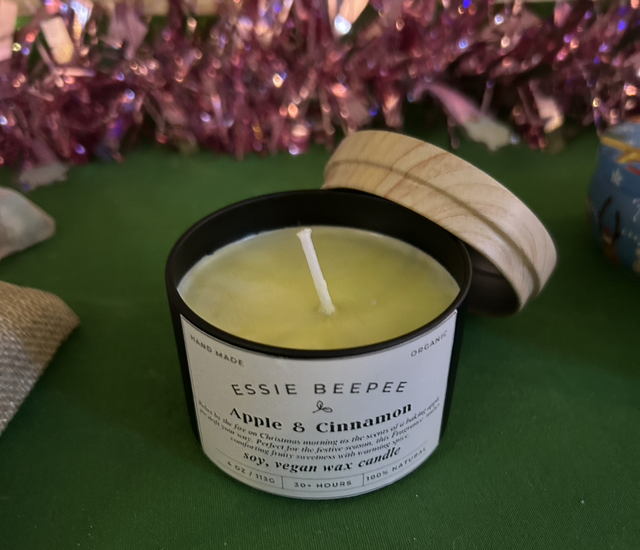 Apple &amp; Cinnamon 4oz Kerasoy Candle - Black