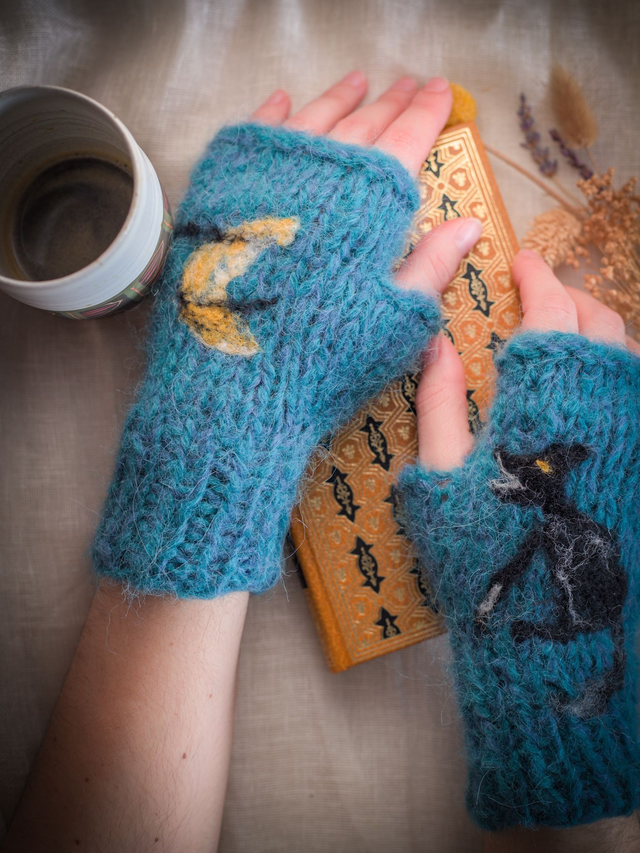 Mitaines Tatouées - La lune et le loup